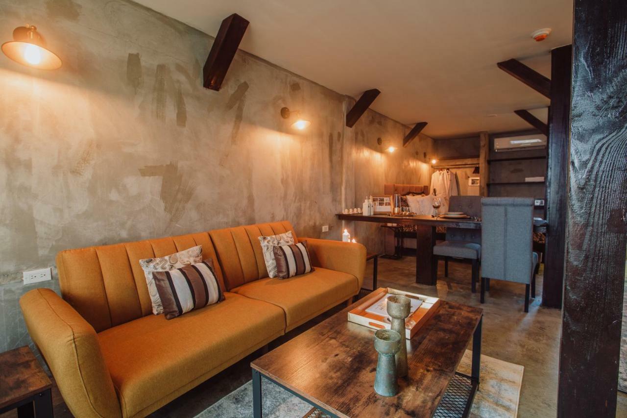 Monastery Suites 오란제스타트 외부 사진