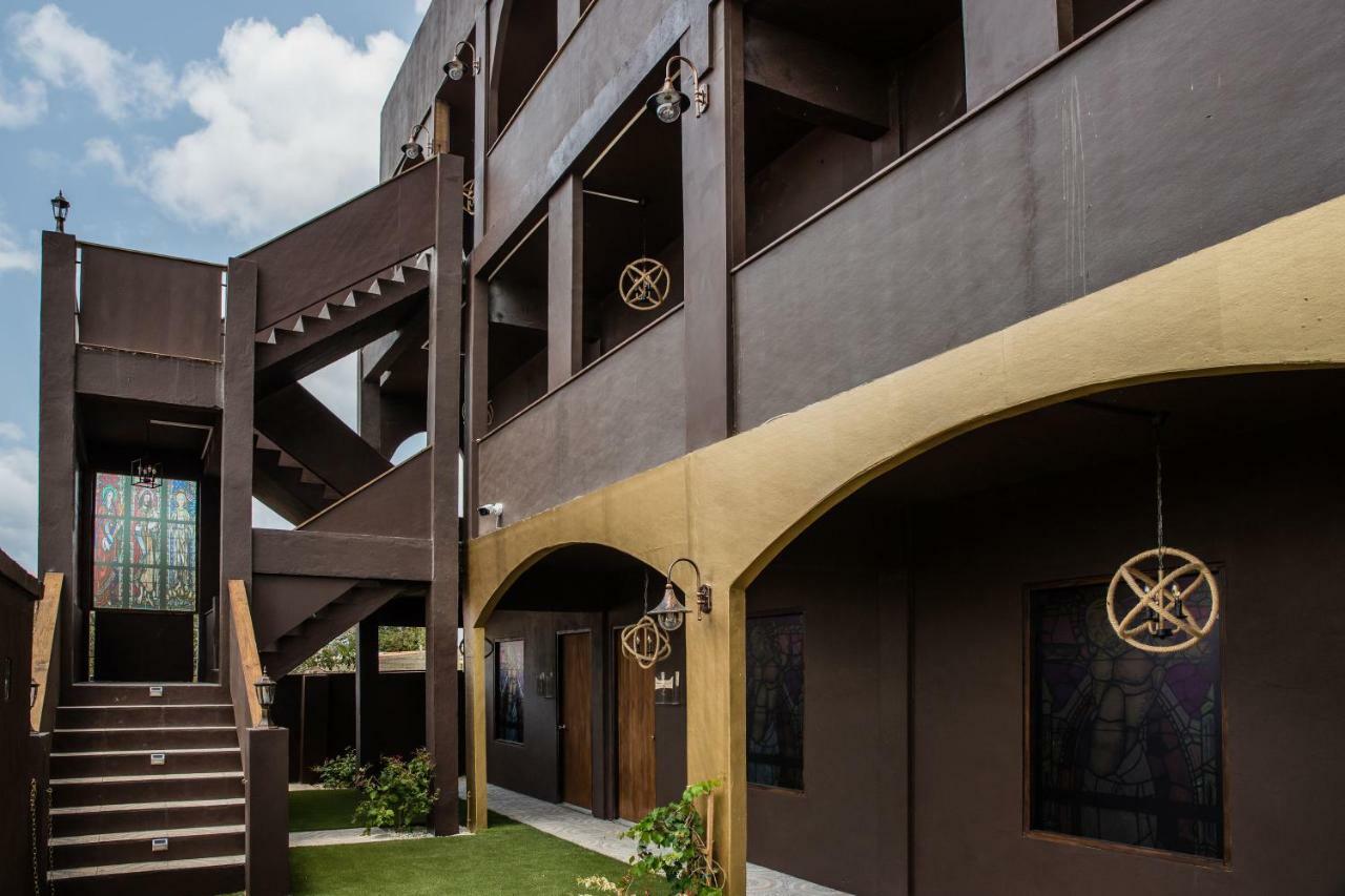 Monastery Suites 오란제스타트 외부 사진