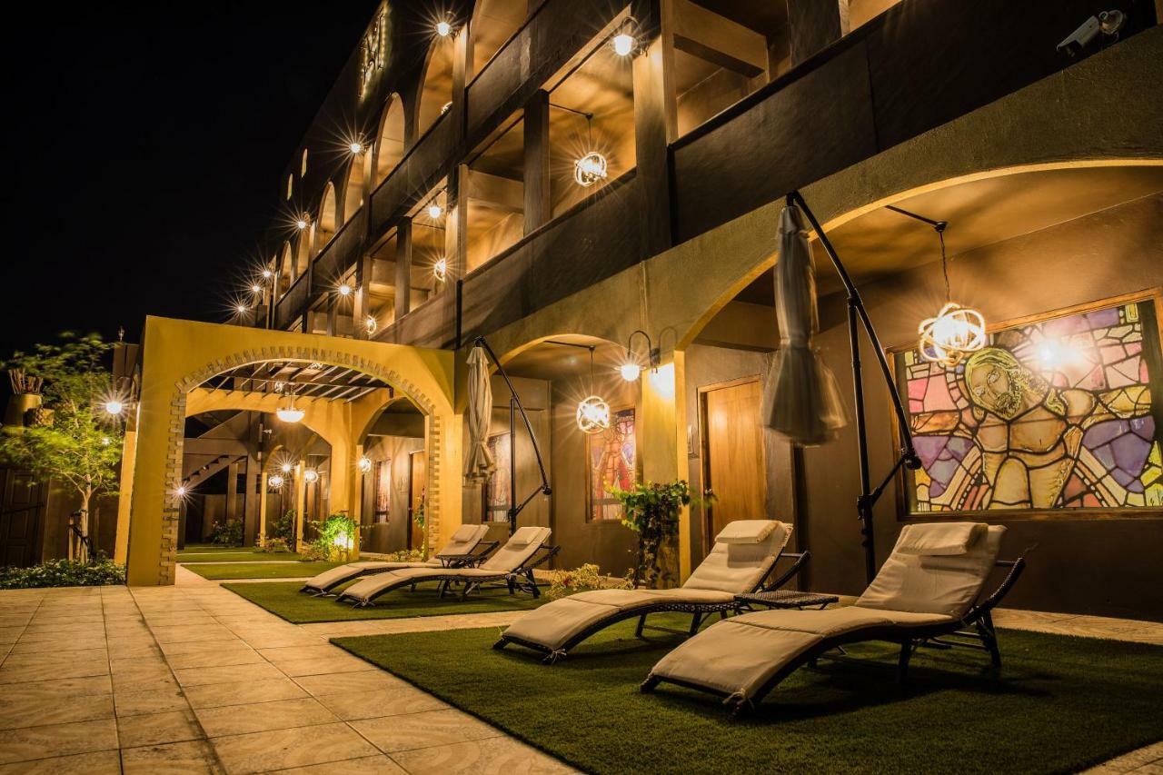 Monastery Suites 오란제스타트 외부 사진