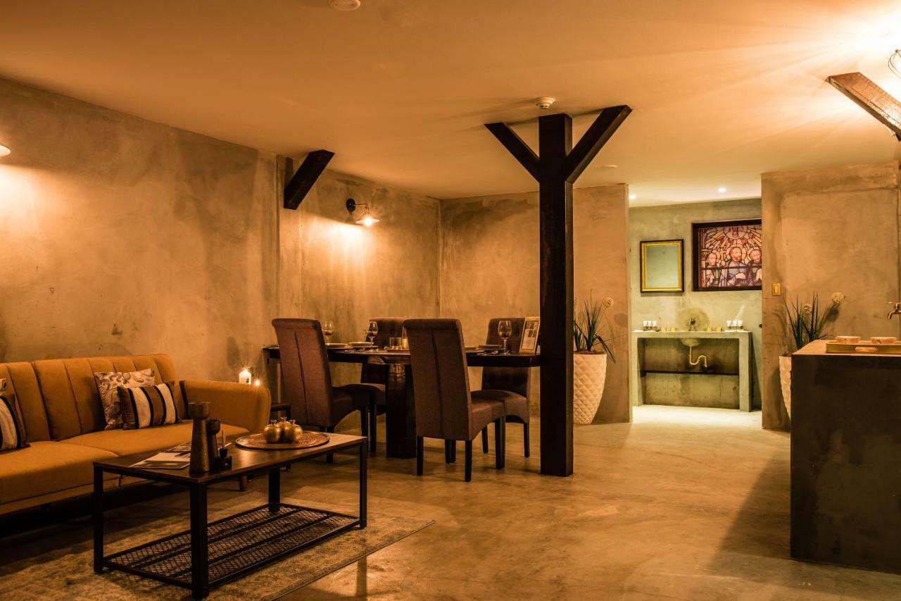 Monastery Suites 오란제스타트 외부 사진